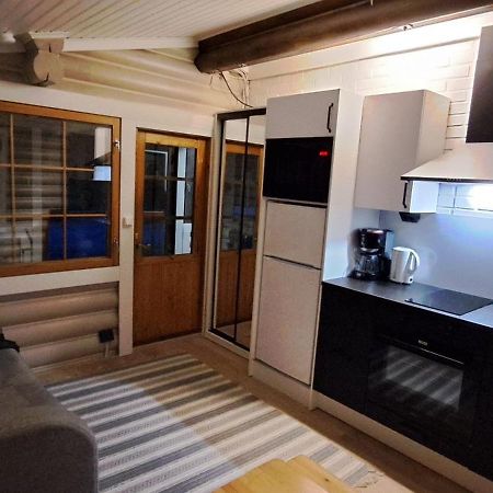 Hirsimoekki Ja Makuuaitta Karijoki Exterior foto