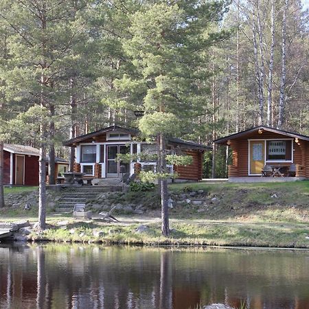 Hirsimoekki Ja Makuuaitta Karijoki Exterior foto