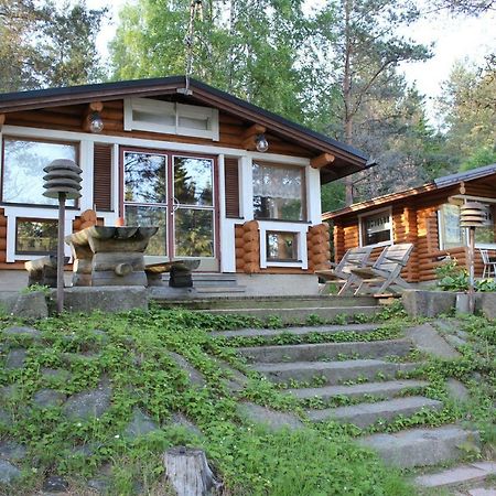 Hirsimoekki Ja Makuuaitta Karijoki Exterior foto