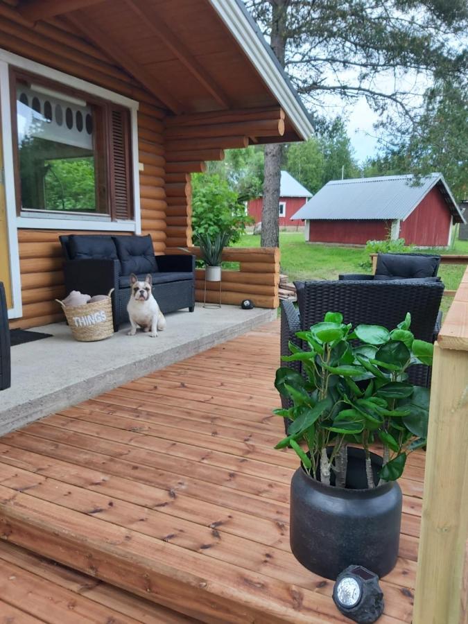 Hirsimoekki Ja Makuuaitta Karijoki Exterior foto