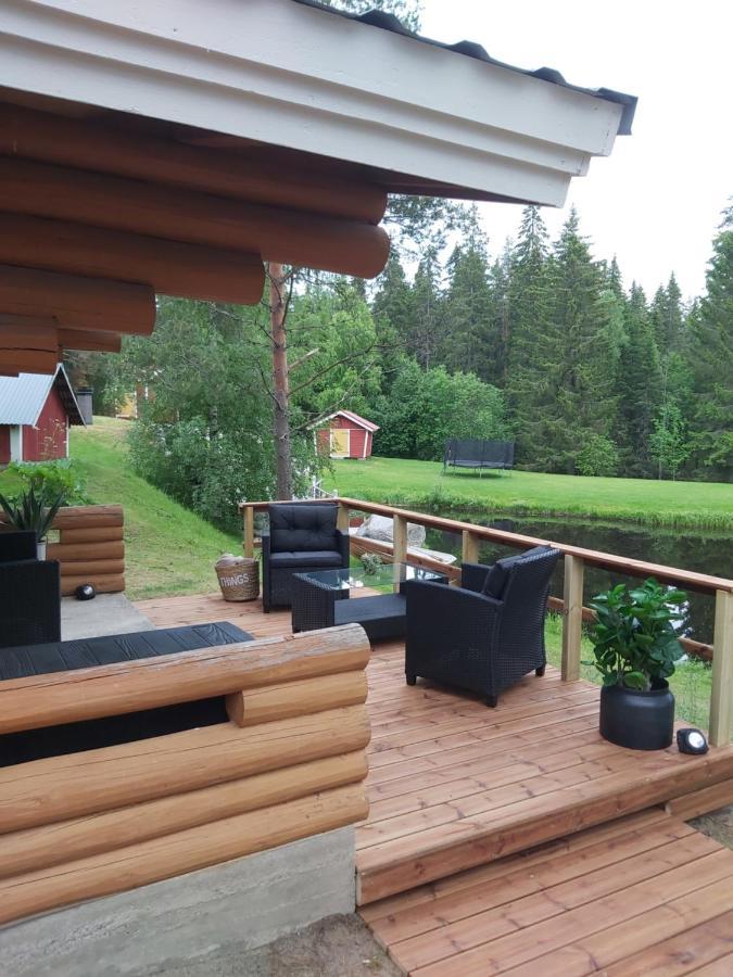 Hirsimoekki Ja Makuuaitta Karijoki Exterior foto