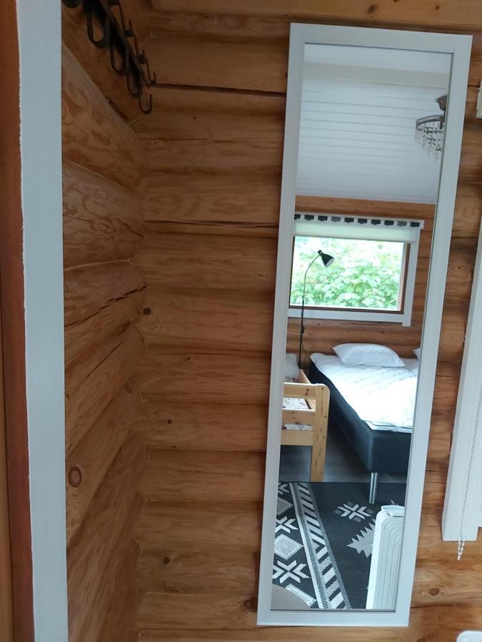 Hirsimoekki Ja Makuuaitta Karijoki Exterior foto