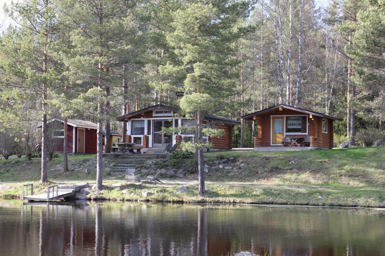 Hirsimoekki Ja Makuuaitta Karijoki Exterior foto